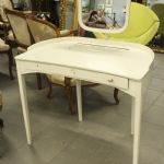 861 6106 DRESSING TABLE